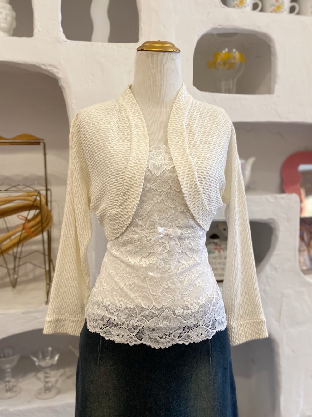 Vintage Light Cream Knit Bolero Shrug Cropped Cardigan Sweater with Knit Texture